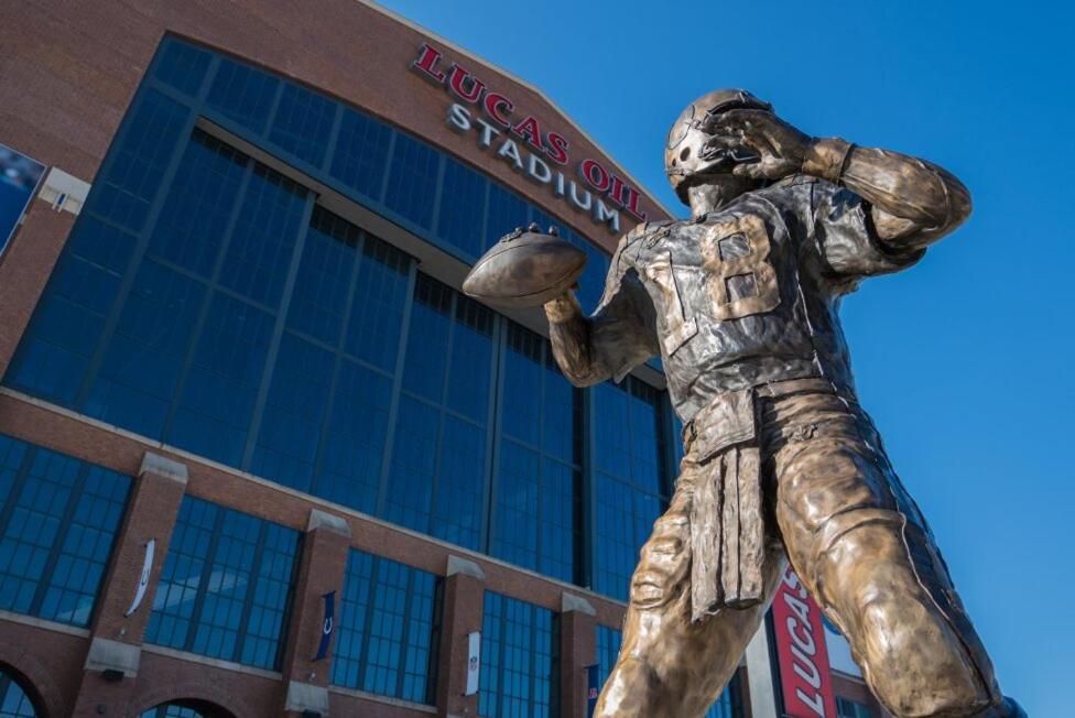 Free Parking! Downtown King Suite Lucas Oil- Conv Center Skywalk#1 Ινδιανάπολη Εξωτερικό φωτογραφία