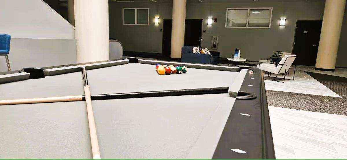 Free Parking! Downtown King Suite Lucas Oil- Conv Center Skywalk#1 Ινδιανάπολη Εξωτερικό φωτογραφία